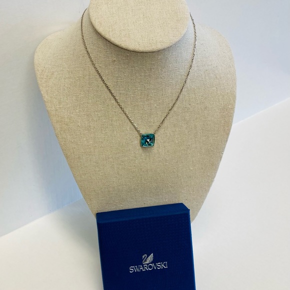 Swarovski Crystal Aqua Blue Square pendant Silver Tempo Necklace - No Box - Picture 2 of 7